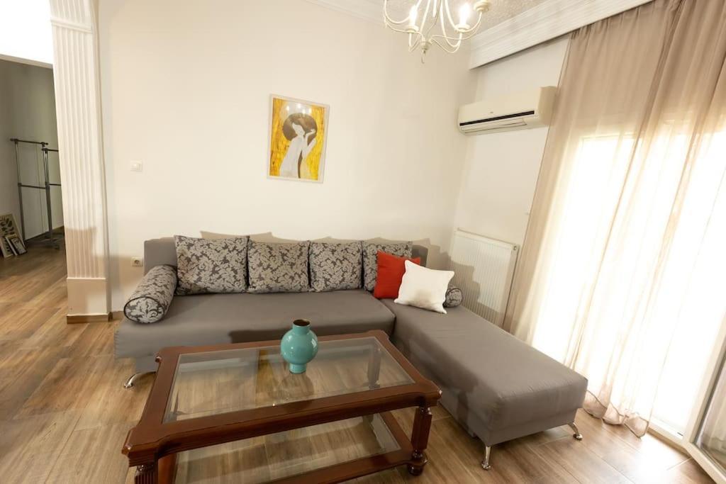 Spacious Apartment In Old Town - Private Parking Солун Екстериор снимка